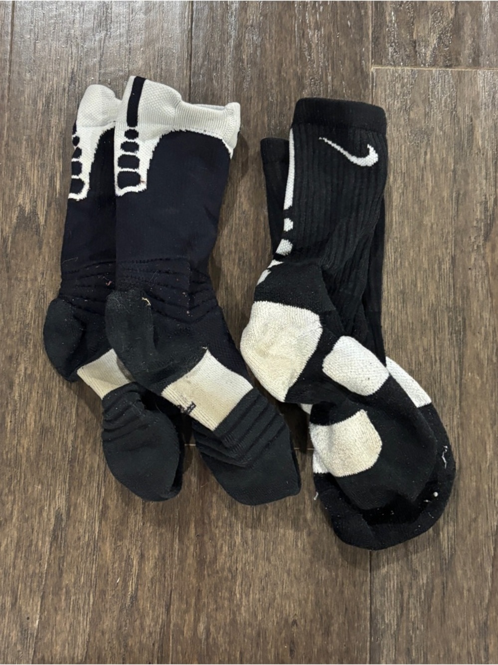 Nike Elite Youth Black and White Basketball Athletic Crew Socks - Pair